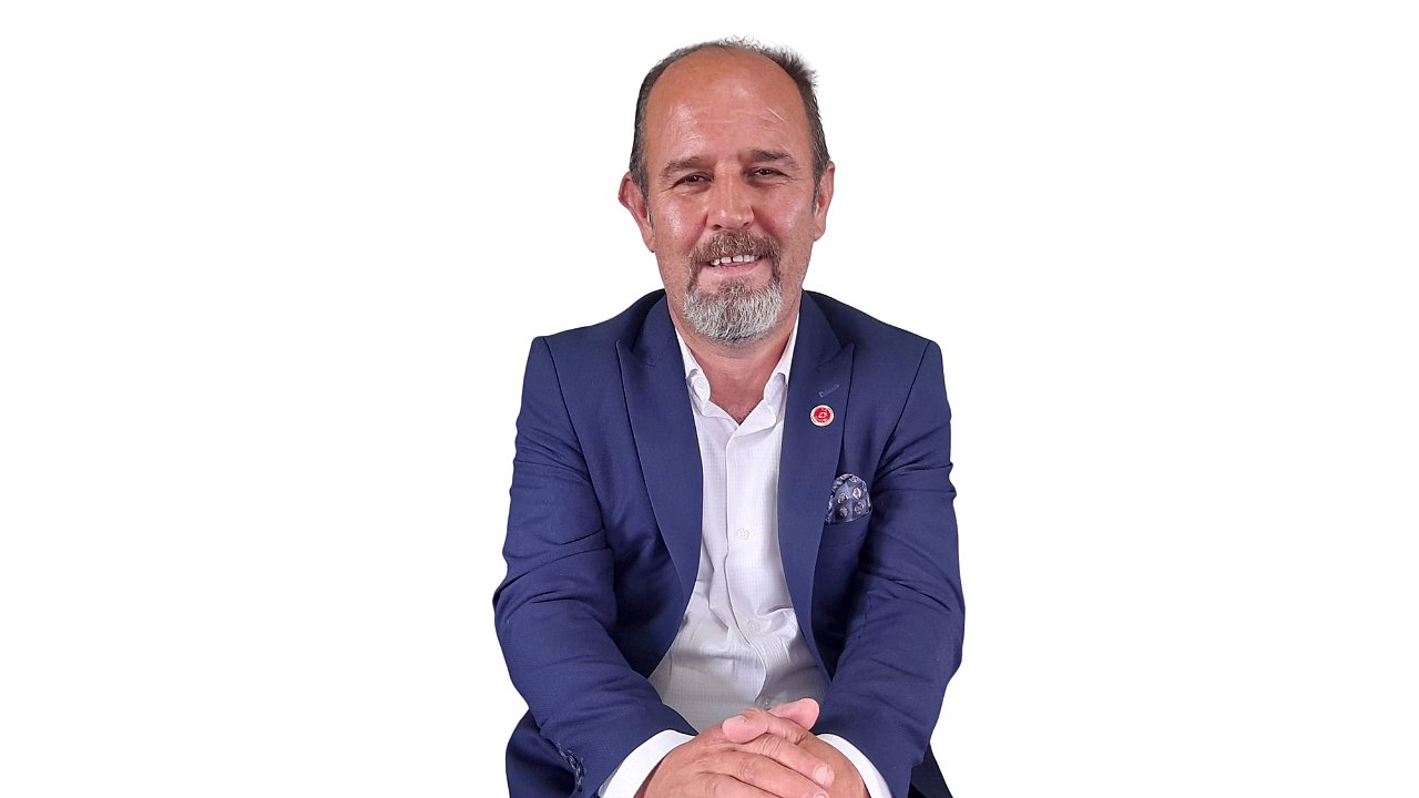 SARIKURT,BAŞKAN ADAYLIĞINI SOSYAL MEDYADAN RESMEN AÇIKLADI