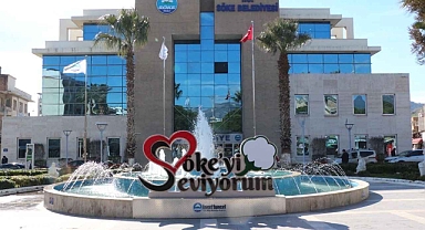 SÖKE'DE MUHTARLAR CHP'Lİ İLÇE BELEDİYESİ'NE BAYRAK AÇTI